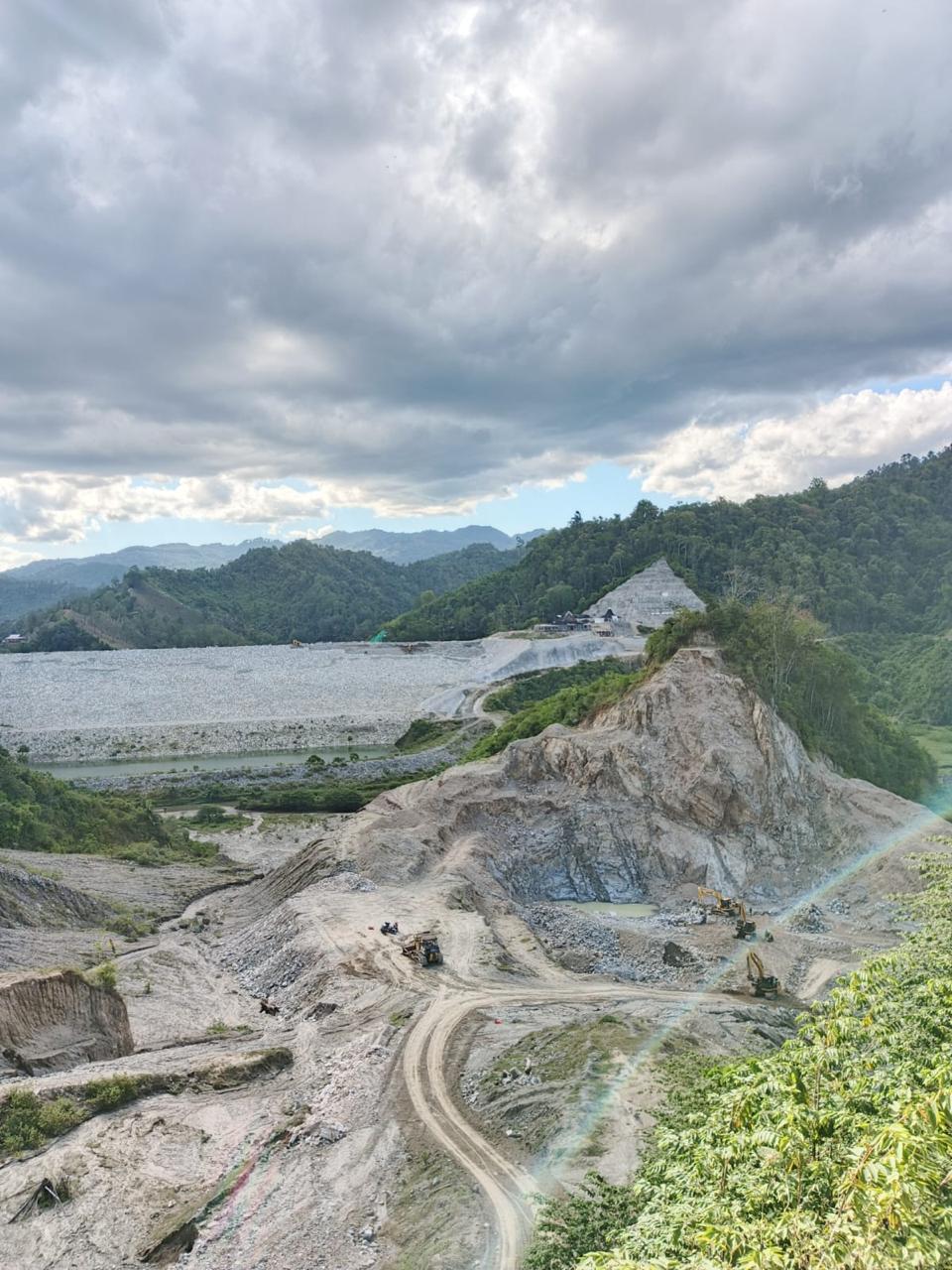 Area kerja drilling-blasting quarry Bendungan Bulango Ulu, Gorontalo